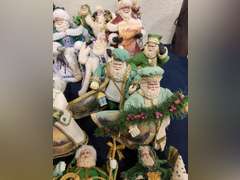 Group of decorative Thomas Kincade Santa dolls SEE PICS