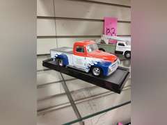 2 die cast metal cars SEE PICS