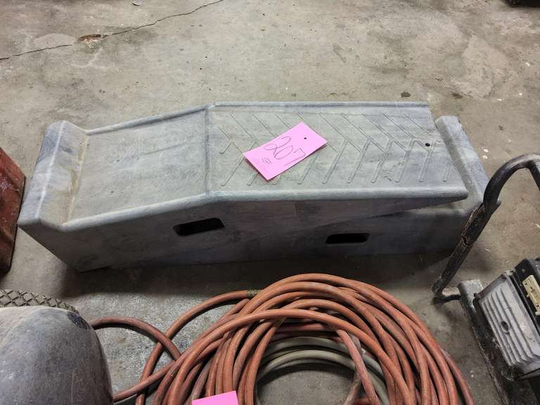 Pair of plastic car ramps