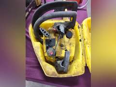 McCulloch Power Mac 310 gas chain saw with case (motor free but needs repair)