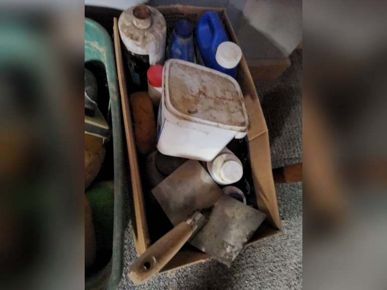 2 boxes of trowels, sponges & other tools & items SEE PICS