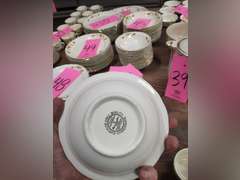 Approx 14 Hall's Superior Jewel T bowls