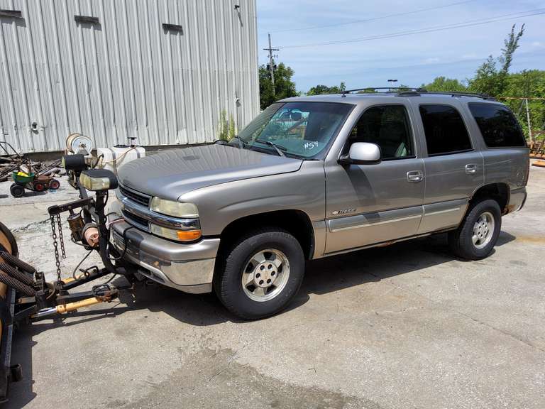 2002 Chevy Tahoe 5.3L auto, miles unknown, full pwr, air, leather int, with 7.5ft fiberglass snow plow, condition unknown, Vin#: 1GNEK13Z42R217573 -- Truck #140 (HAS TITLE)