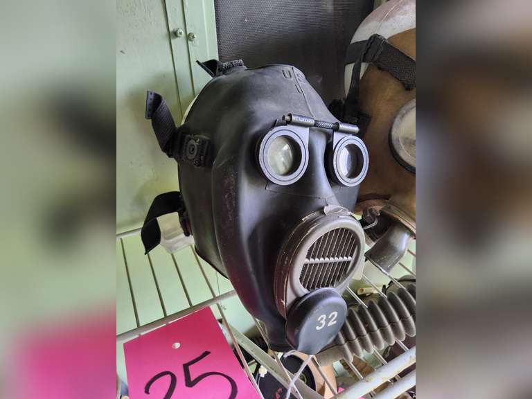 US M2-10A1-06 Lightweight Optical Mask 1952 Model