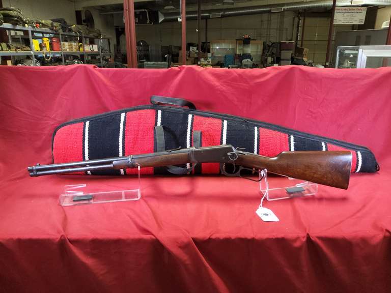 Winchester Mod: 94 Saddle ring carbine, 30WCF, lever action rifle, metal butt plate, round brl, soft case, Ser#: unknown, 89%