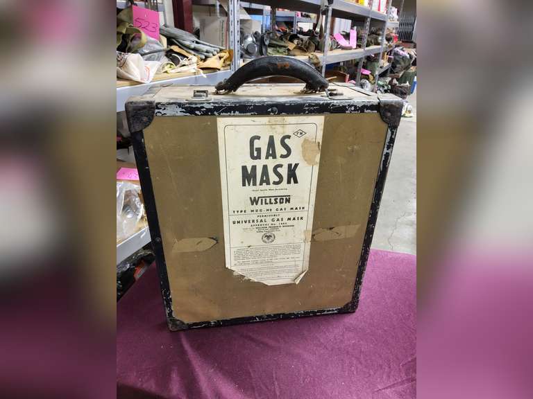 Willson Type WUG-N2 gas mask in case