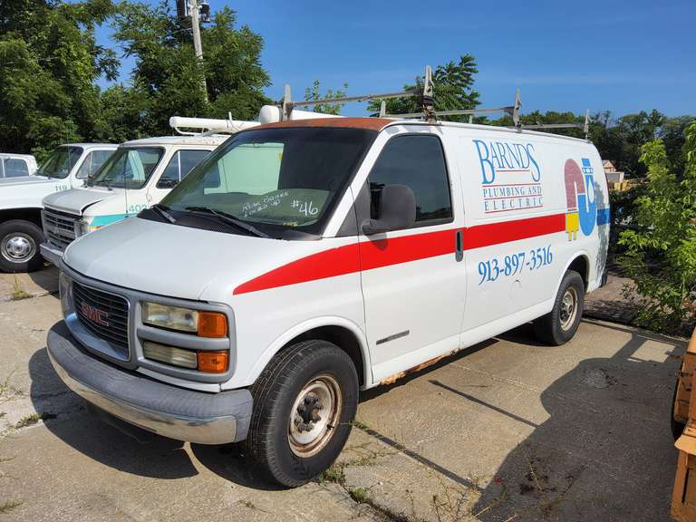 2001 GMC 3500 Savana Van, 5.7 V8, auto trans, full pwr, air, shelves, ladder rack, condition unknown,  Vin#: 1GTHG35R911154970 -- Van #406 ( REAR BRAKE LOCKED UP) (HAS TITLE)