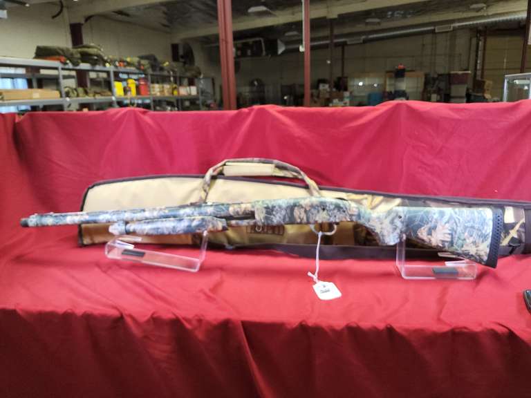 Mossberg Mod: 835 ultra mag, 12 ga pump shotgun, 24" vr brl, 2-3/4"- 3-1/2", 2 chokes, soft case, Ser#: UM826375, 98%