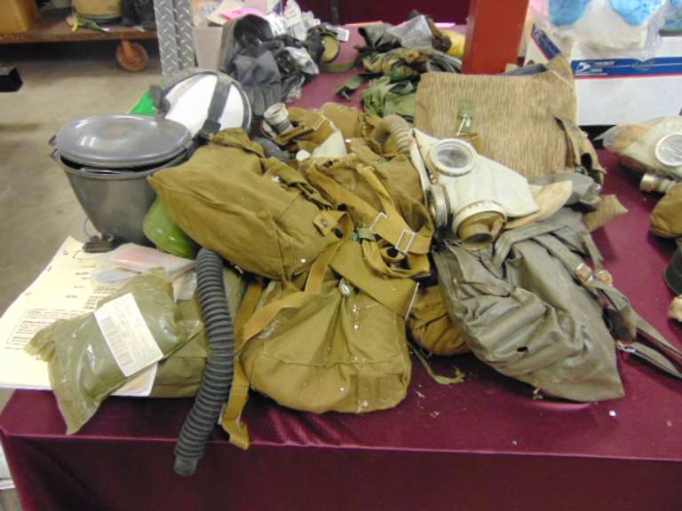 Large group of various gas masks, bags & other items SEE PICS