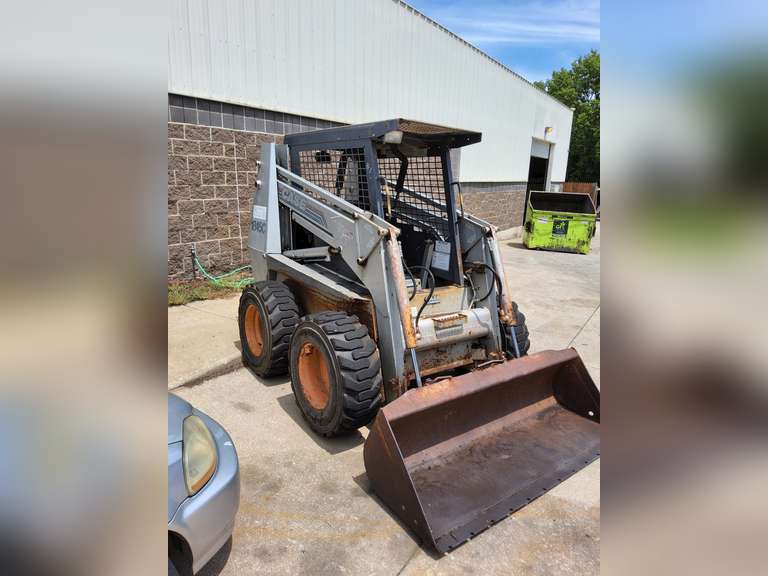 Case 1845C skid loader, showing 03672 hours, Sells WITH smooth bucket, Ser#: JAF0162343
