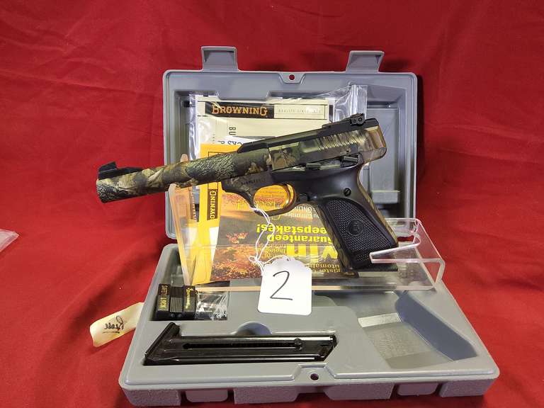Browning Mod: Buckmark, 22LR cal, pistol, 5.5" brl, camo, 2mags, case, book, Ser#: 545MZ13071 , 98%