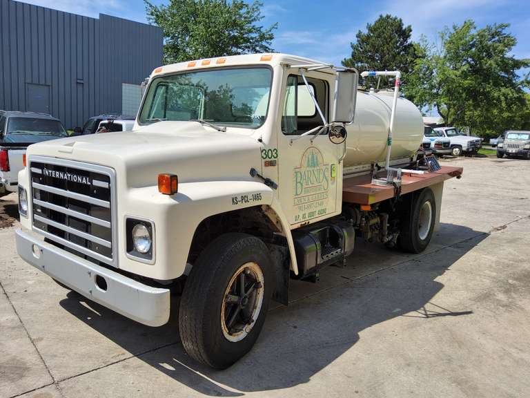 1981 International S1700 , 6.9 diesel, 4spd/2spd trans, pwr steer, hyd brakes, approx 14ft bed, with approx 600 gallon spray tank, pto pwrd pump, 2 hose reels, STARTS/ RUNS, Vin#: 1HTAA17E6BHA21082, showing 13280 miles  -- Truck #303