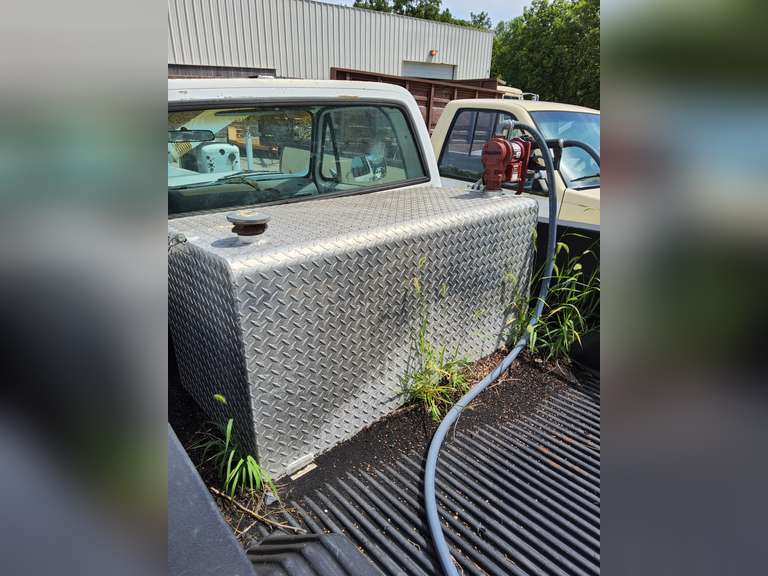 Empty Aluminum approx 100+ gallon Fuel tank with 12v pump, hose & nozzle, (TRUCK NOT INCLUDED)