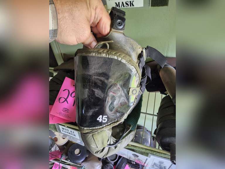 US M25 Tanker Mask w/ winter kit