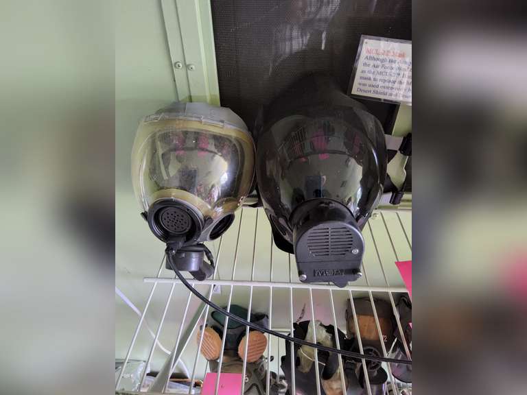 US Navy/AF MCU-2/P Protective Mask & AN/PNT2 VPU and US Navy/AF MCU-2A/P Protective Mask with microphone