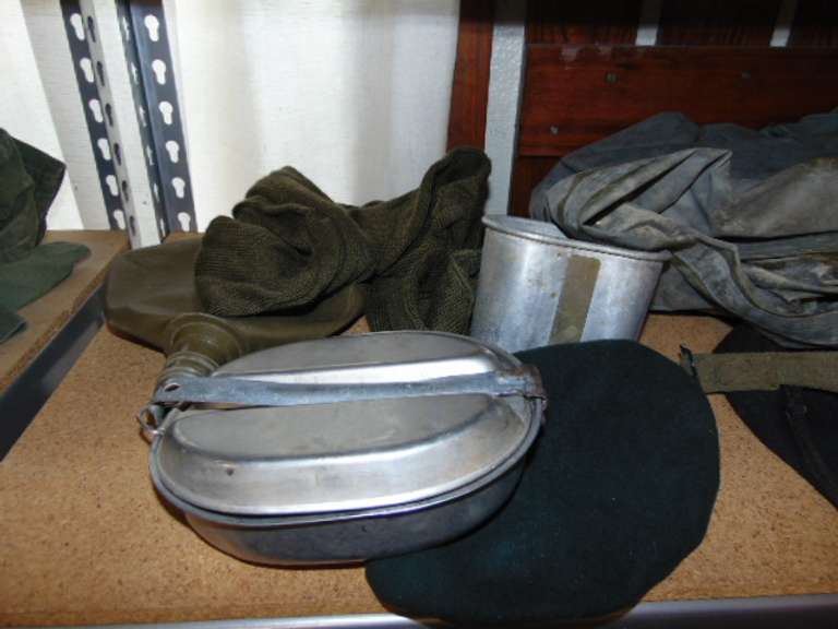 Group US military items: hats, belts, dishes & other SEE PICS