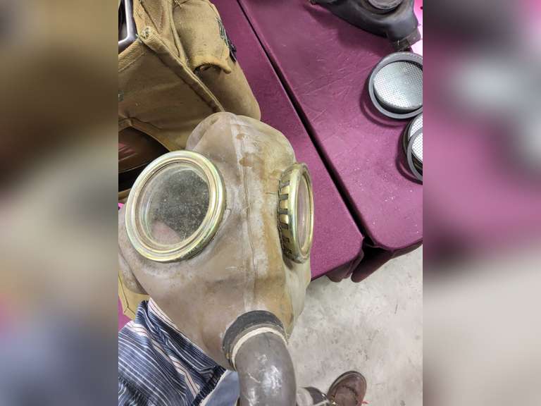Believe to be an Italian M33 Gas mask set
