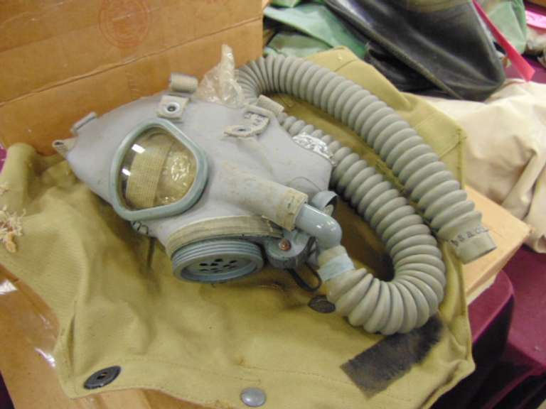 US U gas mask reconditioned for training with bag