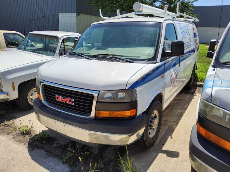 2013 GMC 6.0 V8, auto trans, full pwr, Heat/AC, shelves in back, ladder rack, showing 95925 miles, Starts/Runs/Drives, Vin#:  1GTZ7TCG9D1118898  -- Van #409  (HAS TITLE)