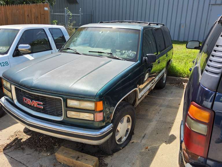 1997 GMC Yukon 5.7 V8, auto trans, 4x4, full pwr, AC, miles unknown, Steering column busted, Does Not Run, Vin#: 1GKEK13R7VJ708591, -- Truck #130  (HAS TITLE)