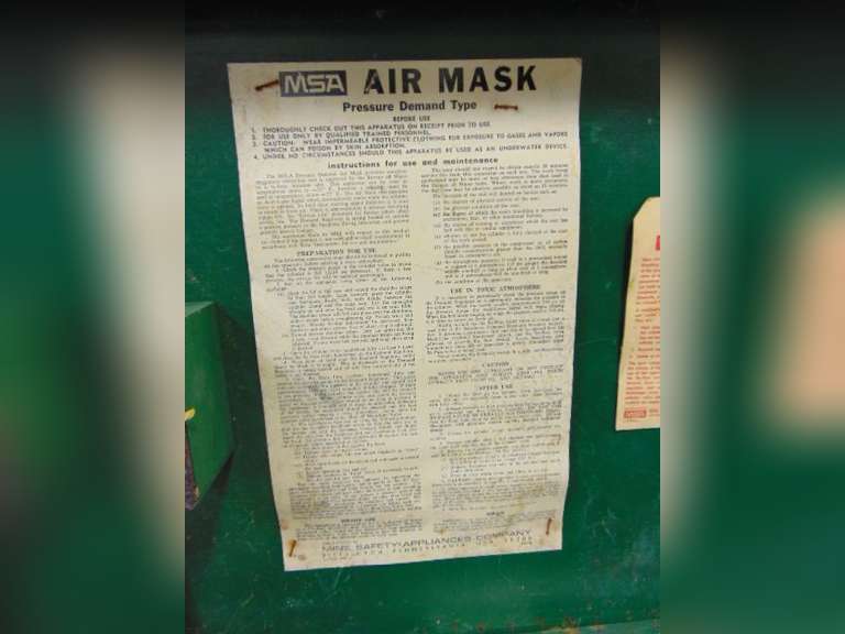 MSA Mod: 401 Air Mask SCBA in case ( may not be complete)