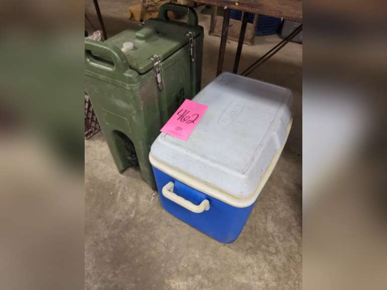 Rubbermaid cooler & Cambro Drink dispenser