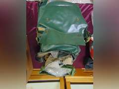 4 various gas masks in bags (unknown)