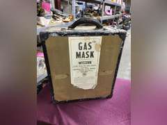 Willson Type WUG-N2 gas mask in case
