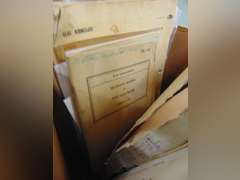 Box of various books, manuals & other