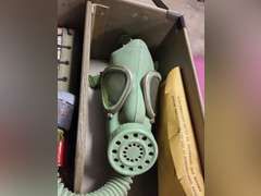 Willson Type WUG-N2 gas mask in case
