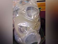 4 various gas masks in bags (unknown)