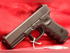 Glock 22, 40 cal, 2 mags, case, Ser#: BXAD805