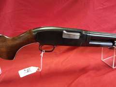 Winchester Mod: 12, 12ga pump shotgun, 28" solid rib brl, 2-3/4", modified, mfg. 1936, Ser#: 709182, 96%