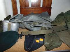 Group US military items: hats, belts, dishes & other SEE PICS