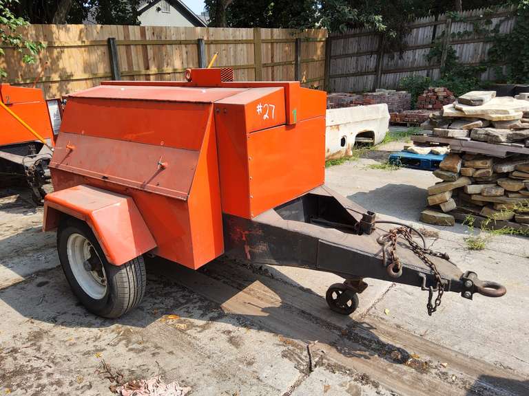 Gordon Smith & Co. 100 CFM 100 PSI trailer mount air compressor Ser#: 100D8554, showing 3831 hours, gas motor, pintle hitch, runs