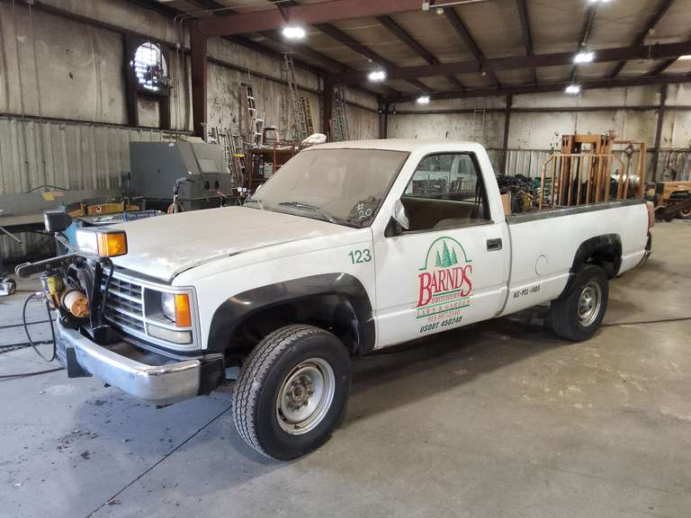 1989 Chevy 5.7 V8, auto trans, 4X4, Showing 141408 miles, pwr steer/pwr brakes, air, hand crank windows, DOES NOT RUN/ NEEDS FUEL TANK,  Vin#: 1GCGK24K5KE155729 -- Truck #123  (HAS TITLE)