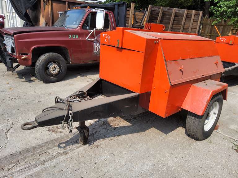 Gordon Smith & Co. 100 CFM 100 PSI trailer mount air compressor Ser#: 10059460, showing 1473 hours, gas motor, pintle hitch, runs