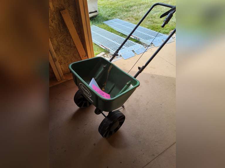 Scotts speedy green 1000 lawn spreader