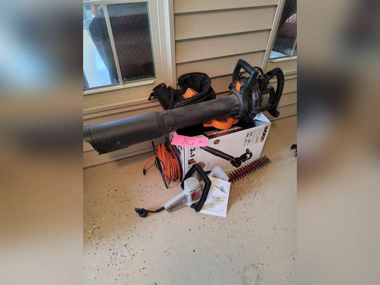 Worx elec. blower, Craftsman 16" elec. hedge trimmer, ext. cord