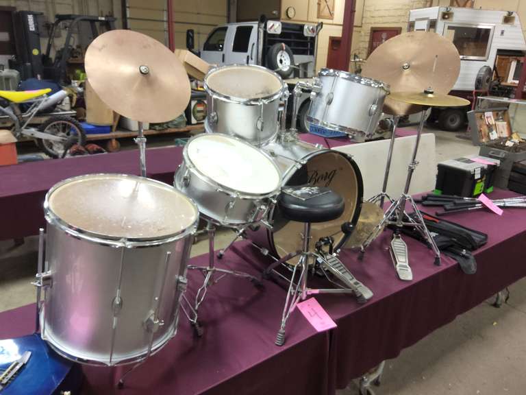 Borg Drum set with sticks, seat, & music stand SEE PICS