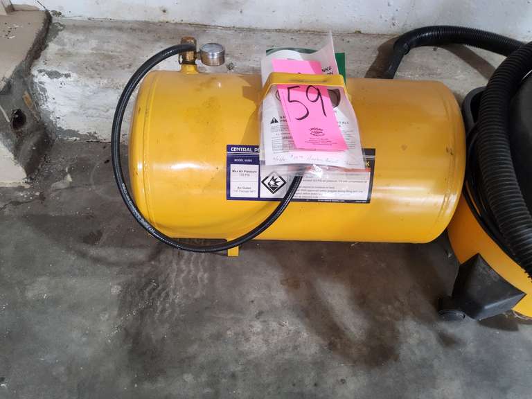 Central Pneumatic 11gal portable air tank