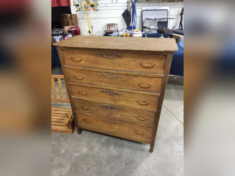5 drawer oak dresser approx 39.5" x 18" x 44.5"