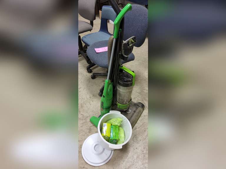 2 vaccums