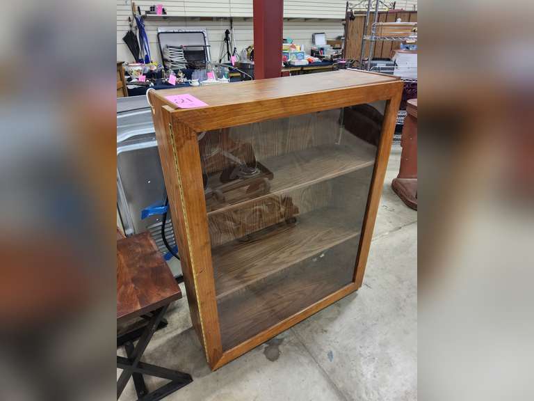 Display case approx 38"x 12.5" x 47"