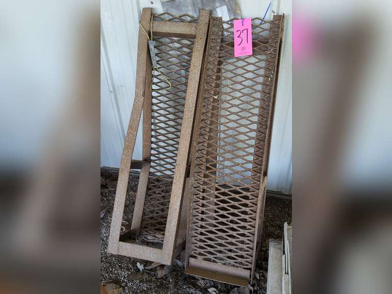 Pair of metal ramps