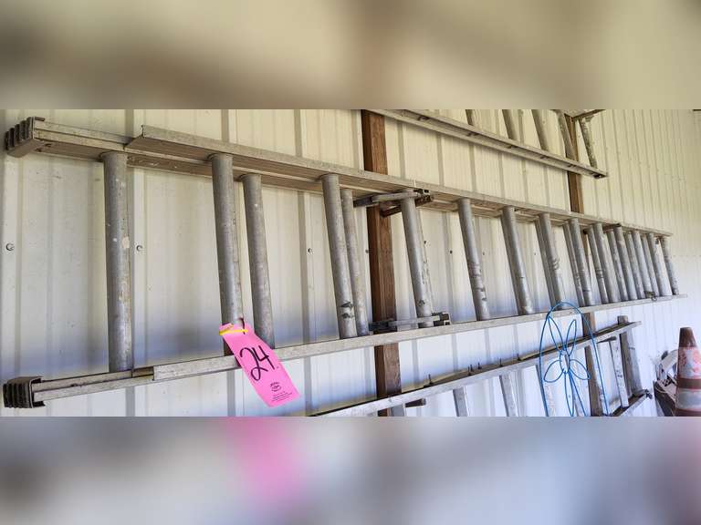 Approx 24ft alum ext ladder