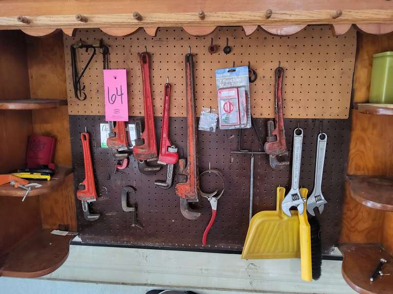 5 Rigid pipe wrenches, & other SEE PICS