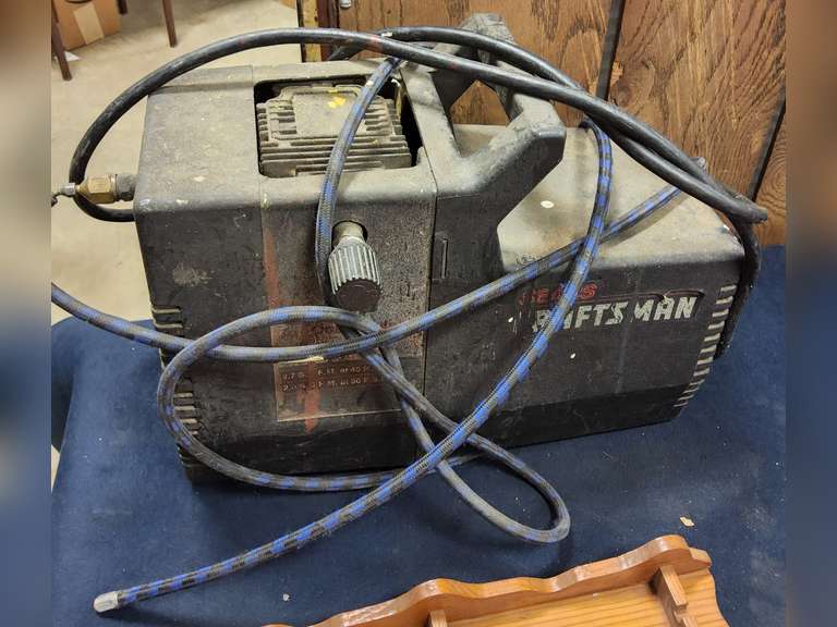 Craftsman air compressor (works)