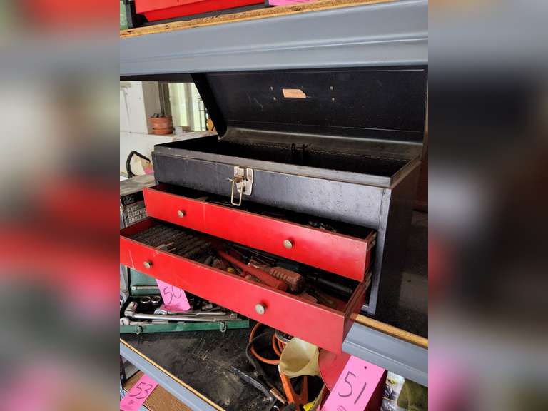 Metal tool box WITH contents (SEE PICS)