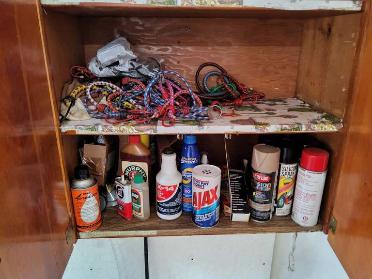 Group: bungees, spray paint, other safety glasses